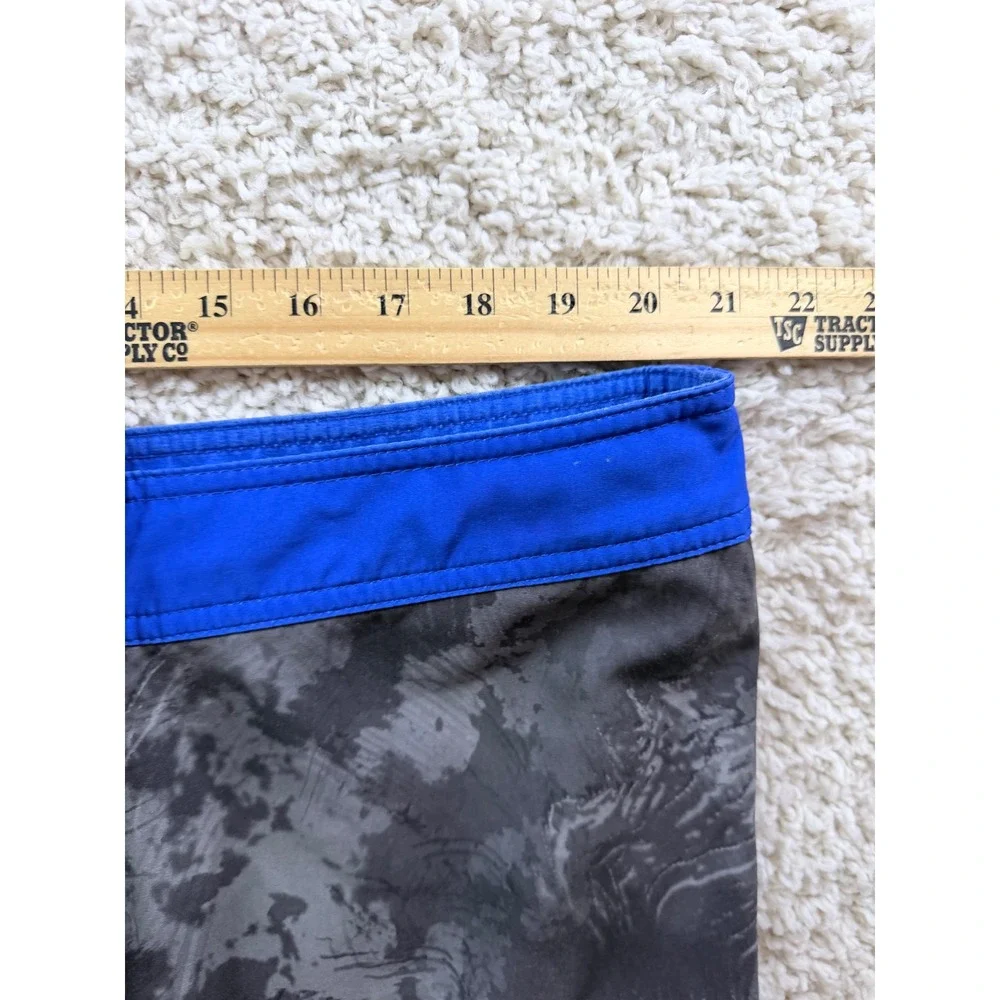 Huk Board Shorts Men 40 Gray Blue Camo Excellent Performance Fishing Swim Trunks